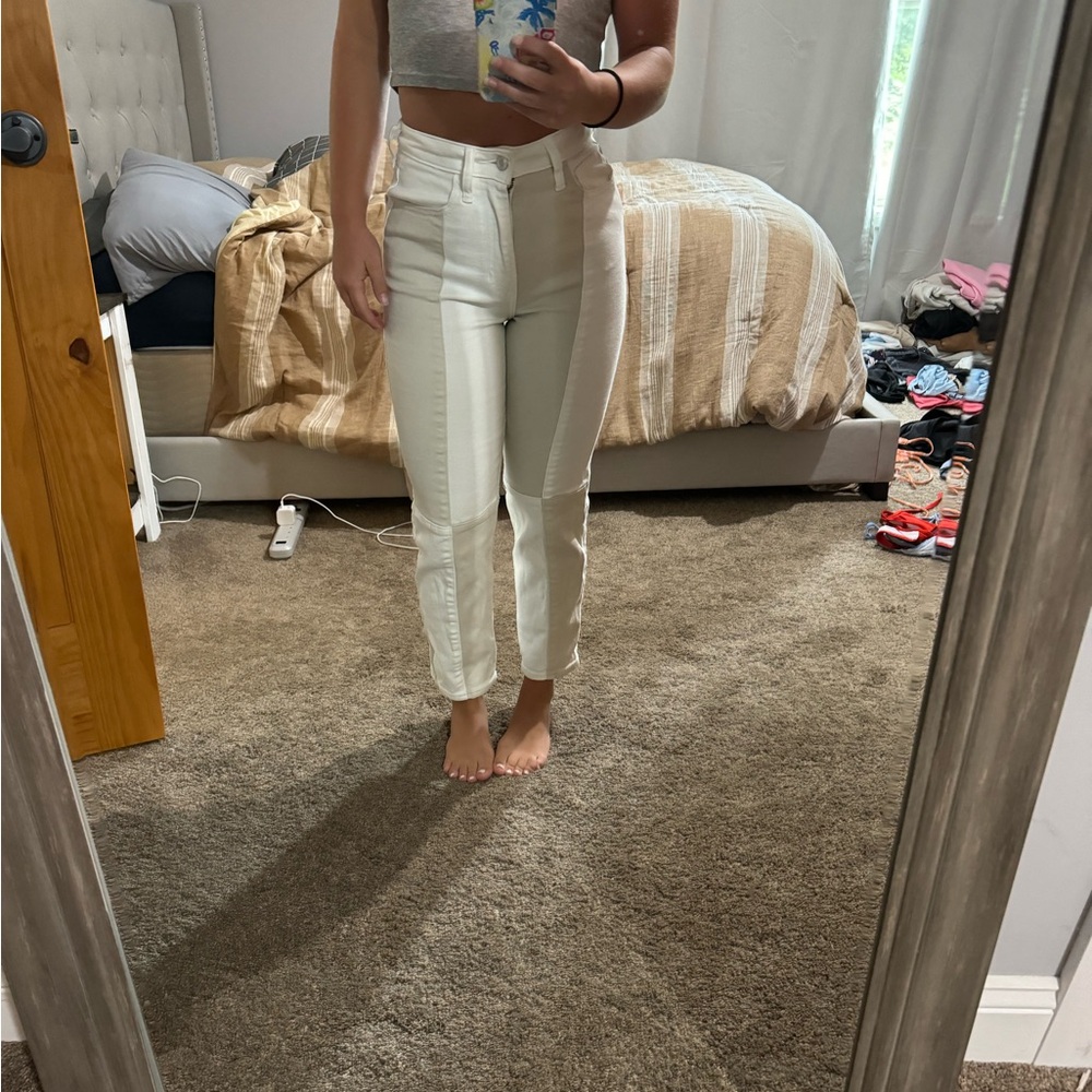 Hollister Cream Straight Leg Jeans High-Rise